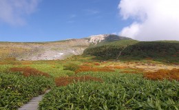 3 Famous Mountains of Japan: Mount Haku, Mount Tate and Mount Takao