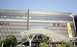 Hakata Station: The Uber-Enjoyable "Station-City" in Kyushu