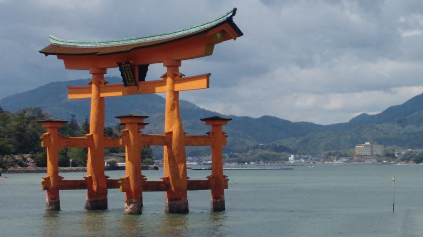 1 - Miyajima_Torii_CM