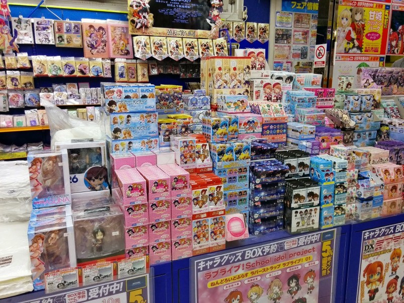 Anime Figuren in einem Otakustore in Akihabara in Tokio