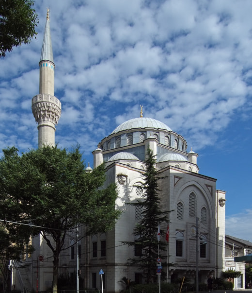 Tokyo Camii seen from outside