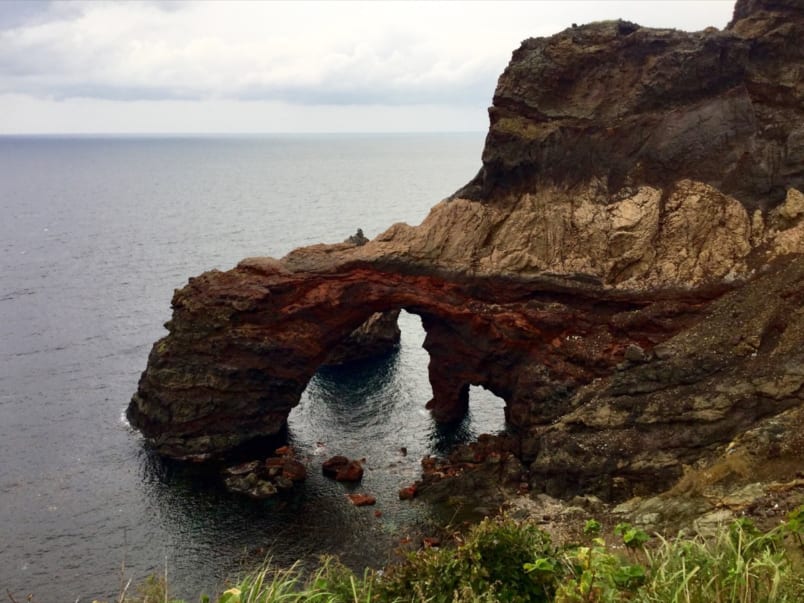 Tsutenkyo Arch with starkly contrasting rock layers