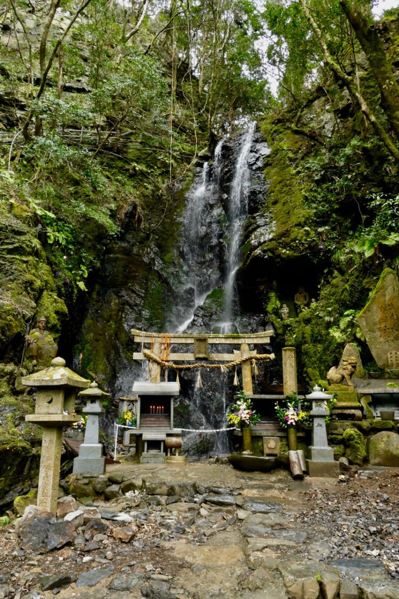 Kuya no Taki waterfalls
